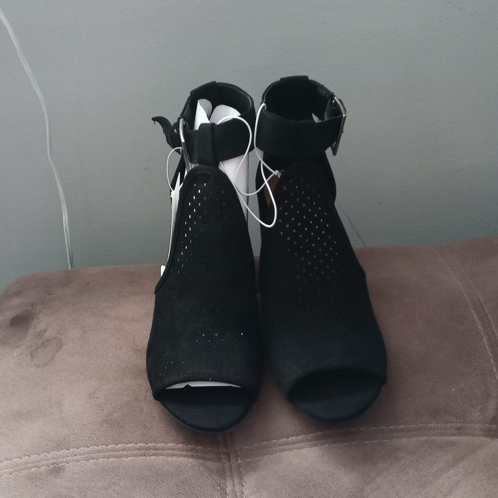 Woman sandals